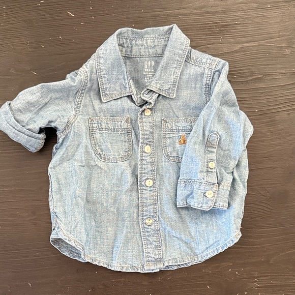 GAP Baby Light Blue chambray button down - Picture 5 of 5
